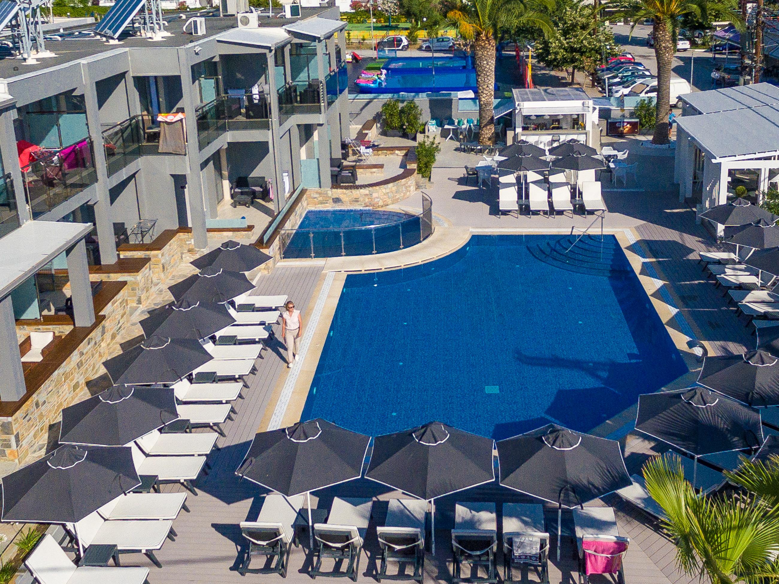 Dionysos Hotel & Suites Hanioti Eksteriør billede