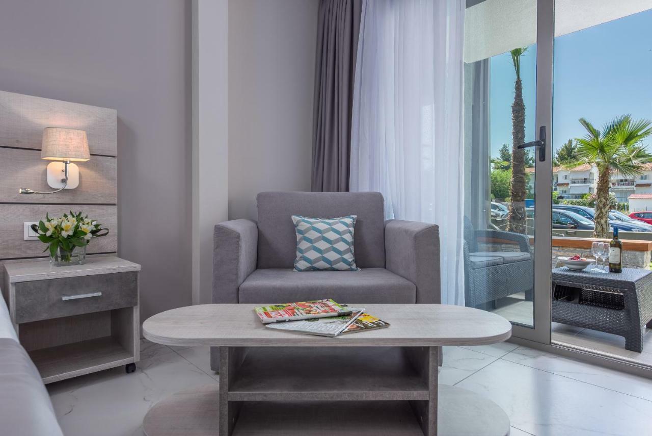 Dionysos Hotel & Suites Hanioti Eksteriør billede